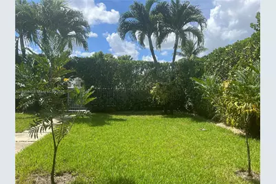 323 NW 105th St, Miami, FL 33150 - Photo 56