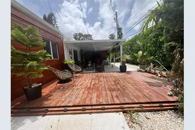 323 NW 105th St, Miami, FL 33150 - Photo 52