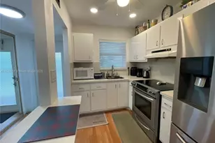 8951 Sunrise Lakes Blvd, Sunrise, FL 33322 - Photo 12