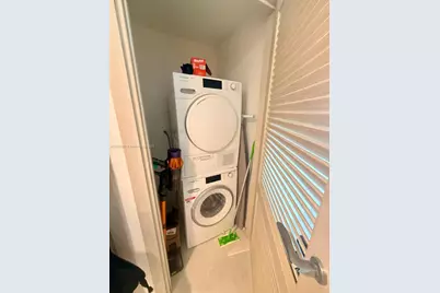 1000 Brickell Plz #2008, Miami, FL 33131 - Photo 8