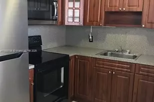 251 SW 134th Way, Pembroke Pines, FL 33027 - Photo 6