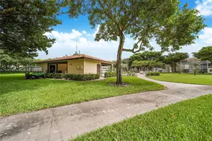 251 SW 134th Way, Pembroke Pines, FL 33027 - Photo 14