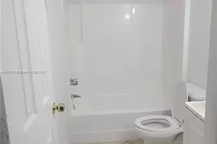 304 NW 30th Ct, Pompano Beach, FL 33064 - Photo 10