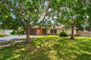 8022 NW 84th Terrace, Tamarac, FL 33321 - Photo 2