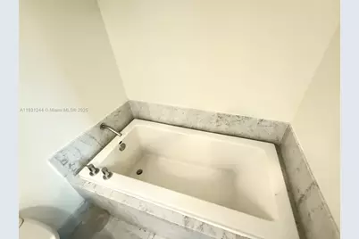 244 Biscayne Blvd #908, Miami, FL 33132 - Photo 6