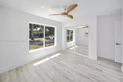 2001 NW 33rd St, Oakland Park, FL 33309 - Photo 16