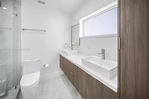 2001 NW 33rd St, Oakland Park, FL 33309 - Photo 10