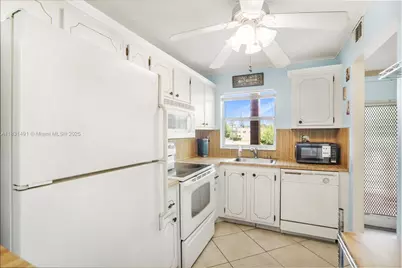 9261 Sunrise Lakes Blvd #203, Sunrise, FL 33322 - Photo 18