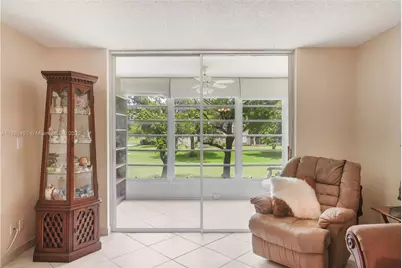 9261 Sunrise Lakes Blvd #203, Sunrise, FL 33322 - Photo 6
