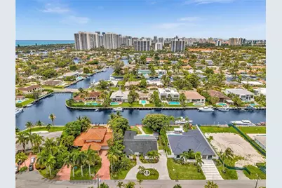 413 Tamarind Dr, Hallandale Beach, FL 33009 - Photo 24