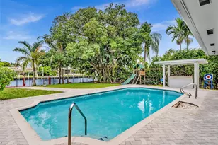 413 Tamarind Dr, Hallandale Beach, FL 33009 - Photo 12