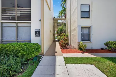 20381 NE 30th Ave #410-7, Aventura, FL 33180 - Photo 4