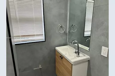 42 SE 10th Ter, Dania Beach, FL 33004 - Photo 14