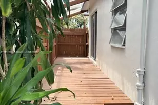 42 SE 10th Terrace, Dania Beach, FL 33004 - Photo 4