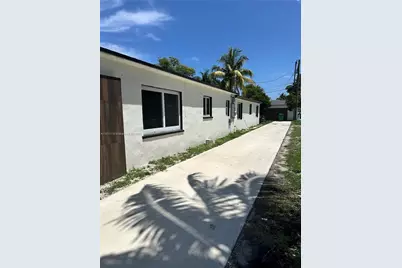 42 SE 10th Ter, Dania Beach, FL 33004 - Photo 2