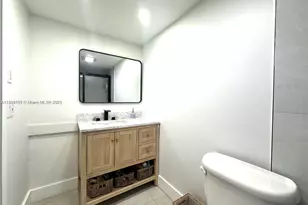 620 NE 12th Ave, Hallandale Beach, FL 33009 - Photo 16