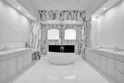 11056 Blackhawk Blvd, Davie, FL 33328 - Photo 32