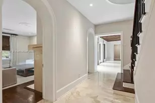 1006 S Greenway Dr, Coral Gables, FL 33134 - Photo 14