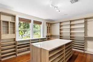 1006 S Greenway Dr, Coral Gables, FL 33134 - Photo 8