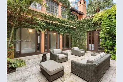 1006 S Greenway Dr, Coral Gables, FL 33134 - Photo 16