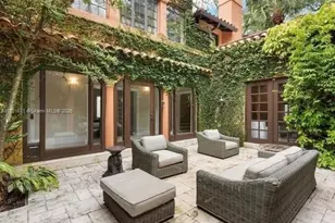 1006 S Greenway Dr, Coral Gables, FL 33134 - Photo 16