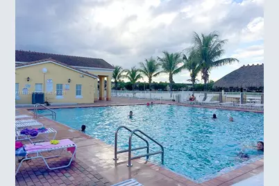 1663 SE 29th St #109, Homestead, FL 33035 - Photo 2