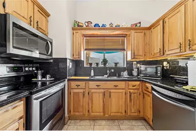 17130 SW 93rd Ave, Palmetto Bay, FL 33157 - Photo 10