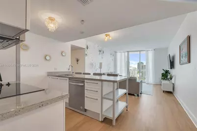 185 SW 7th St #2204, Miami, FL 33130 - Photo 2