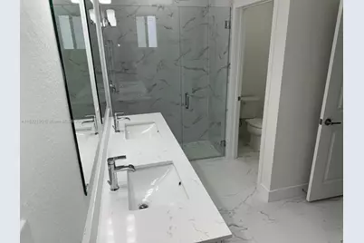 1838 NE 1st St, Homestead, FL 33033 - Photo 12