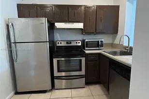 496 NW 165th St Rd, Miami, FL 33169 - Photo 2