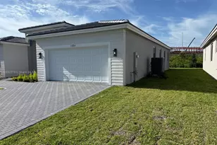 1884 NE 1st St, Homestead, FL 33033 - Photo 2