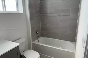 1884 NE 1st St, Homestead, FL 33033 - Photo 12