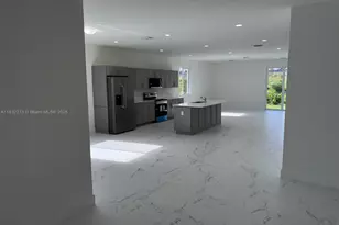 1884 NE 1st St, Homestead, FL 33033 - Photo 4