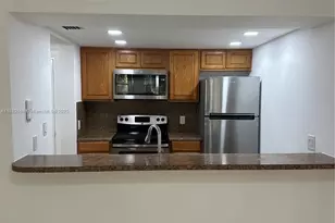 8100 Geneva Ct, Doral, FL 33166 - Photo 2