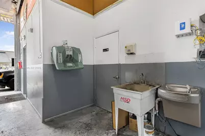 Mechanic Shop For Sale Near Tamiami Airport, Kendall, FL 33186 - Photo 20