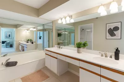 3530 Mystic Pointe Dr #2207, Aventura, FL 33180 - Photo 4