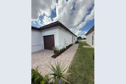 2942 SE 23rd Ave #0, Homestead, FL 33035 - Photo 2