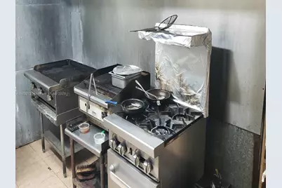 153 W 21st St, Hialeah, FL 33010 - Photo 14