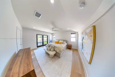 1240 NE 27th Ter, Pompano Beach, FL 33062 - Photo 28