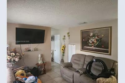 1521 W 42nd Pl #18, Hialeah, FL 33012 - Photo 14