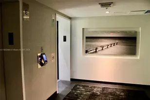 325 S Biscayne Blvd, Miami, FL 33131 - Photo 12