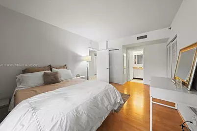540 Brickell Key Dr #412, Miami, FL 33131 - Photo 20