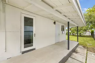1232 NW 32nd Pl, Miami, FL 33125 - Photo 30