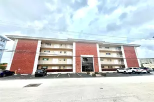 2841 NE 33rd Ct, Fort Lauderdale, FL 33306 - Photo 2