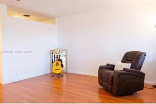 820 SW 11th Ave, Hallandale Beach, FL 33009 - Photo 18