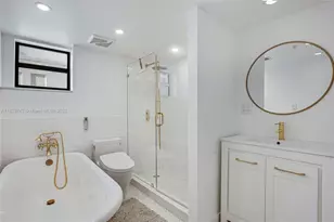 1621 Collins Ave, Miami Beach, FL 33139 - Photo 12