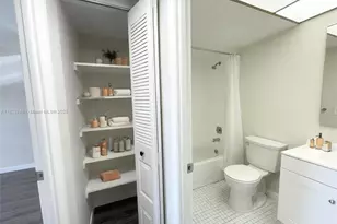 9750 Sunrise Lakes Blvd, Sunrise, FL 33322 - Photo 16