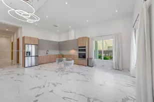 635 SW 9th St, Hallandale Beach, FL 33009 - Photo 4