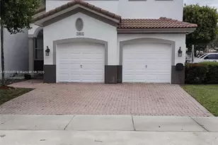 8465 NW 108th Path, Doral, FL 33178 - Photo 2