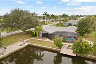 237 Santa Monica Ct, Cape Coral, FL 33904 - Photo 6